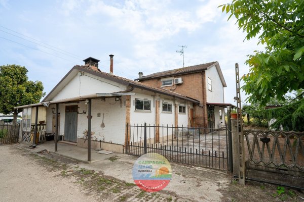 casa indipendente in vendita a Copparo in zona Ambrogio