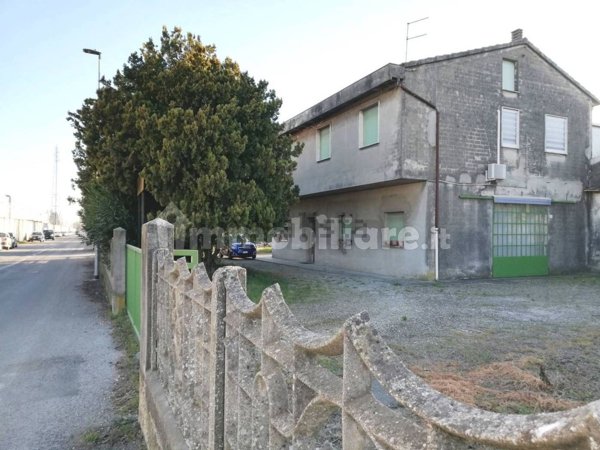 terreno edificabile in vendita a Copparo in zona Ponte San Pietro