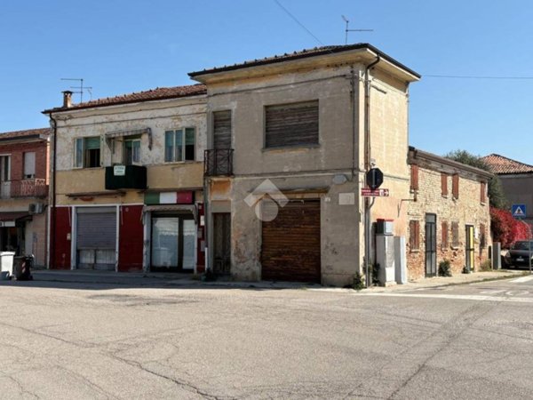 casa indipendente in vendita a Copparo in zona Coccanile-Cesta