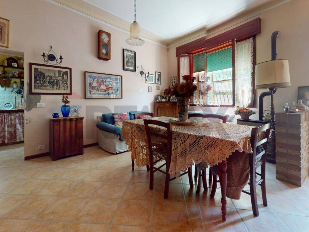 casa indipendente in vendita a Copparo in zona Ambrogio