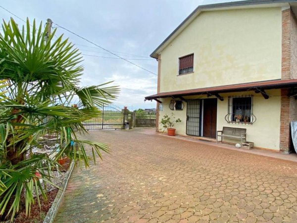 casa indipendente in vendita a Copparo