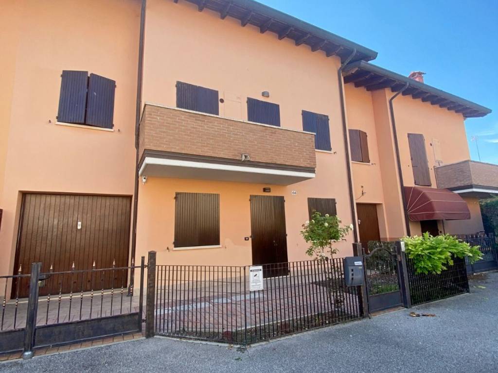 casa indipendente in vendita a Copparo in zona Coccanile-Cesta