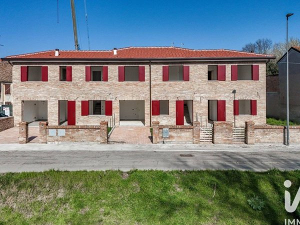 casa indipendente in vendita a Copparo in zona Ponte San Pietro