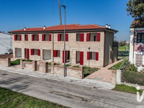 casa indipendente in vendita a Copparo in zona Ponte San Pietro
