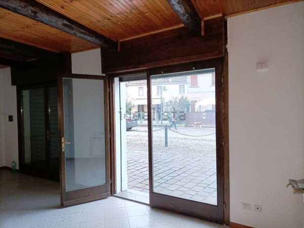 bivano in vendita a Copparo in zona Coccanile-Cesta