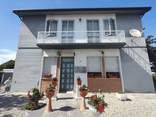 casa indipendente in vendita a Copparo in zona Sant'Apollinare