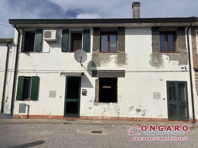 casa indipendente in vendita a Copparo in zona Coccanile-Cesta