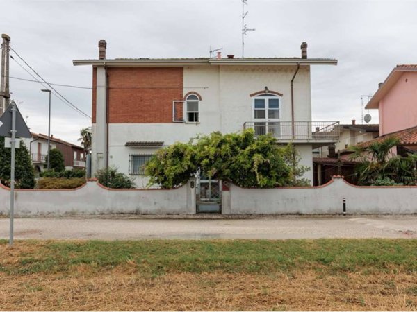 casa indipendente in vendita a Copparo in zona Coccanile-Cesta