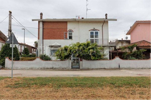 casa indipendente in vendita a Copparo in zona Coccanile-Cesta