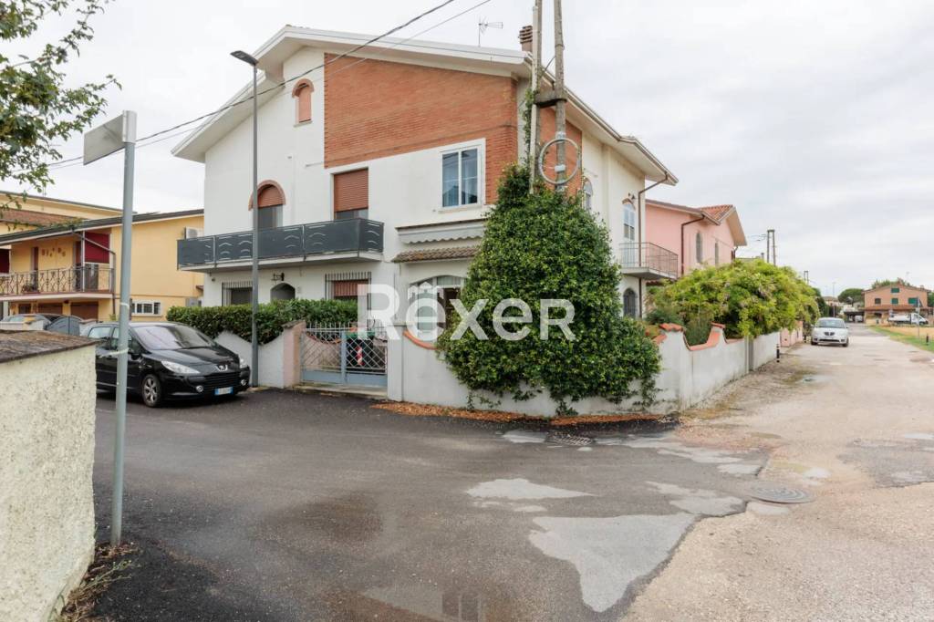 casa indipendente in vendita a Copparo in zona Coccanile-Cesta