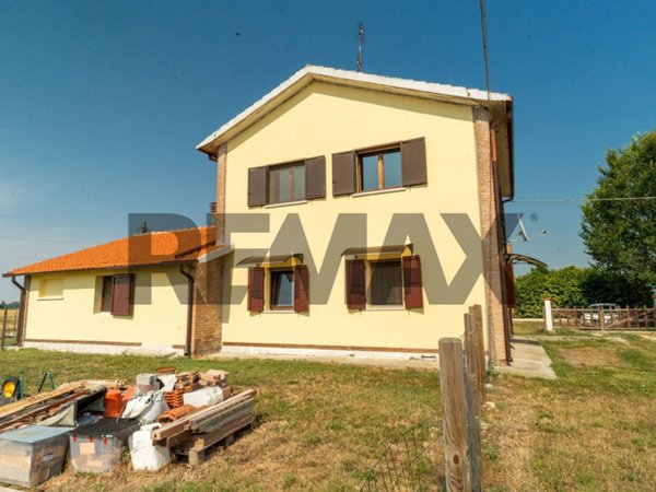 casa indipendente in vendita a Copparo in zona Coccanile-Cesta