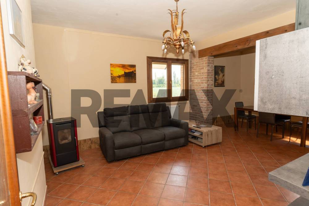 casa indipendente in vendita a Copparo in zona Coccanile-Cesta