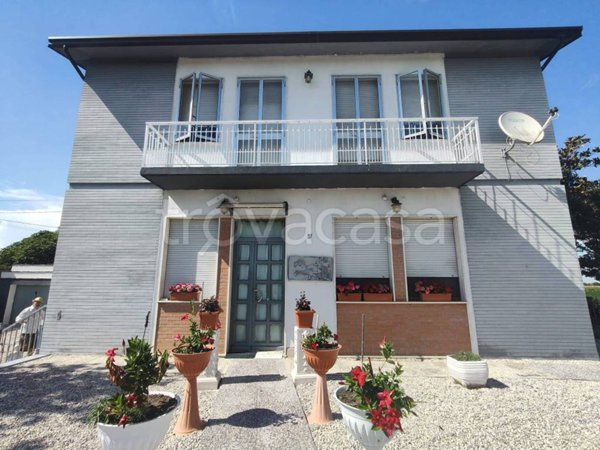 casa indipendente in vendita a Copparo in zona Sant'Apollinare