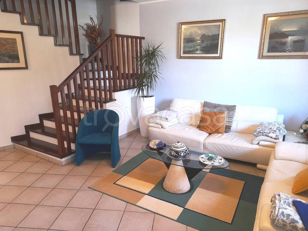 casa indipendente in vendita a Copparo in zona Coccanile-Cesta