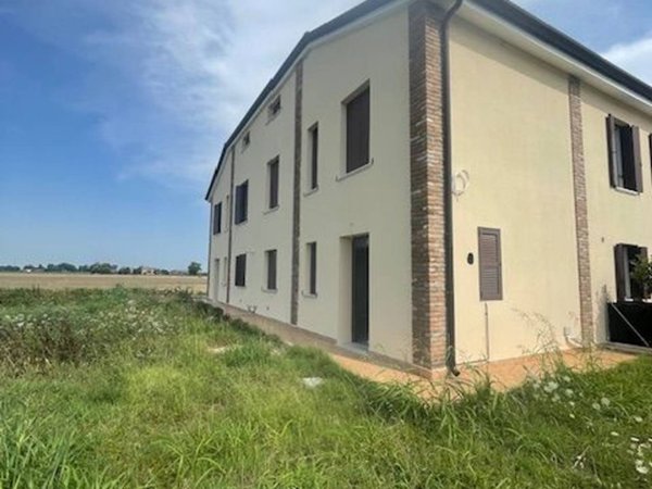 casale in vendita a Copparo in zona Tamara