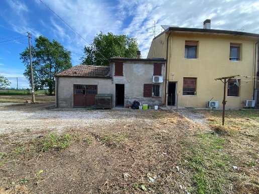 casa indipendente in vendita a Copparo in zona Coccanile-Cesta
