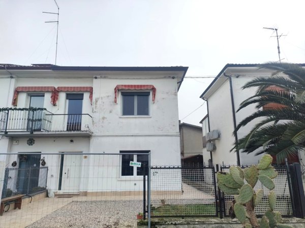 casa indipendente in vendita a Copparo in zona Coccanile-Cesta