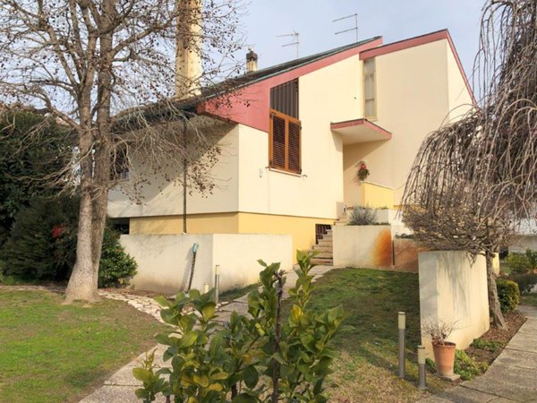 casa indipendente in vendita a Copparo in zona Coccanile-Cesta