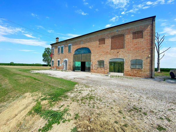 casale in vendita a Copparo
