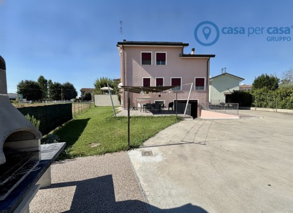 casa indipendente in vendita a Copparo in zona Ponte San Pietro