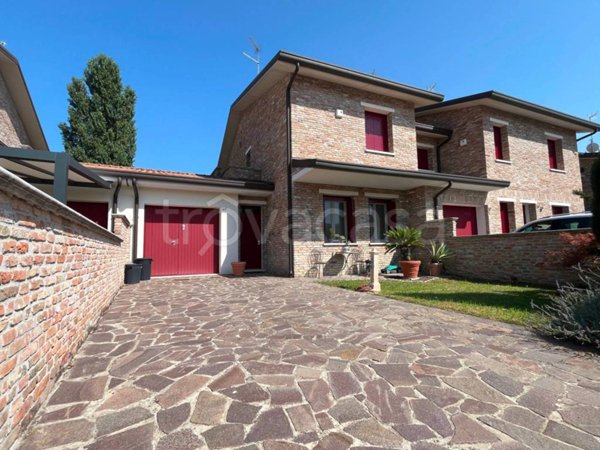 casa indipendente in vendita a Copparo in zona Coccanile-Cesta