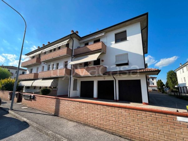 appartamento in vendita a Copparo in zona Coccanile-Cesta