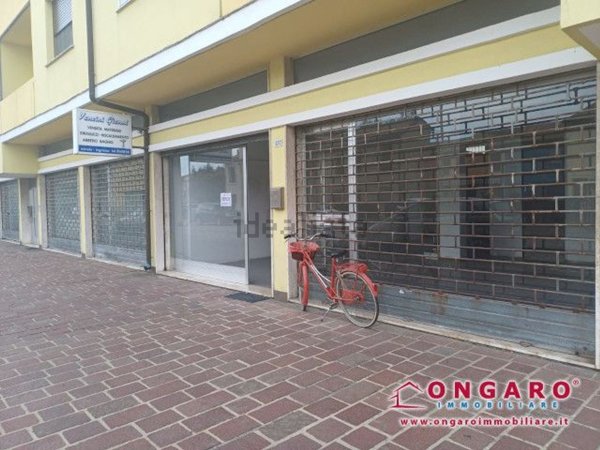 ufficio in vendita a Copparo in zona Coccanile-Cesta