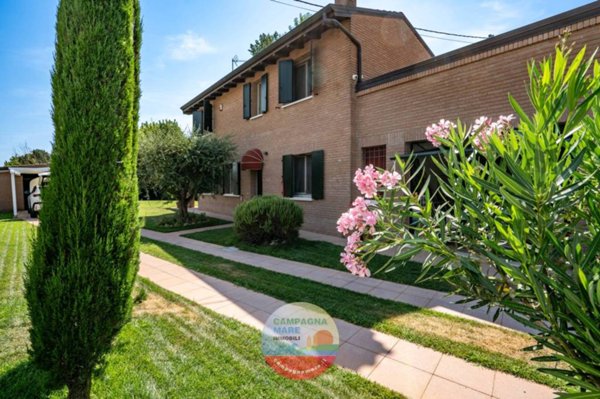 casa indipendente in vendita a Copparo in zona Coccanile-Cesta