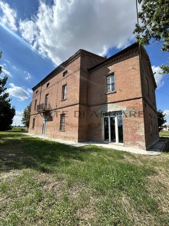 casa indipendente in vendita a Copparo in zona Coccanile-Cesta