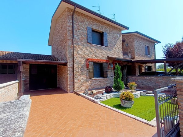 casa indipendente in vendita a Copparo in zona Tamara