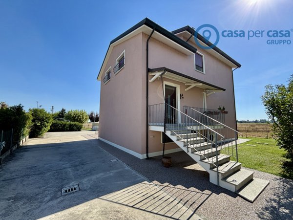 casa indipendente in vendita a Copparo in zona Ponte San Pietro
