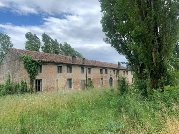 casa indipendente in vendita a Ferrara in zona Baura
