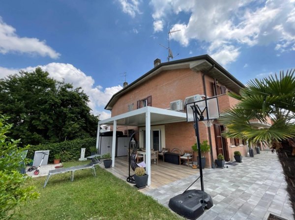 casa indipendente in vendita a Ferrara in zona Torre Della Fossa