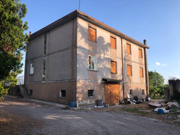 casa indipendente in vendita a Ferrara