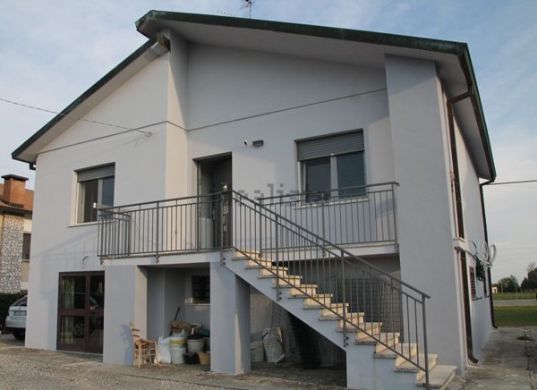 appartamento in vendita a Ferrara in zona Quartesana