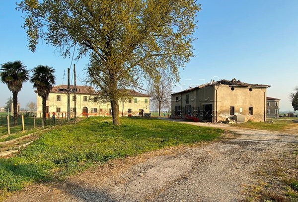 terreno edificabile in vendita a Ferrara in zona Centro Storico