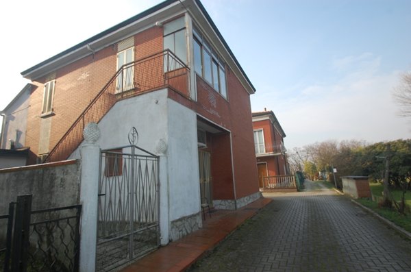 casa indipendente in vendita a Ferrara in zona Cona