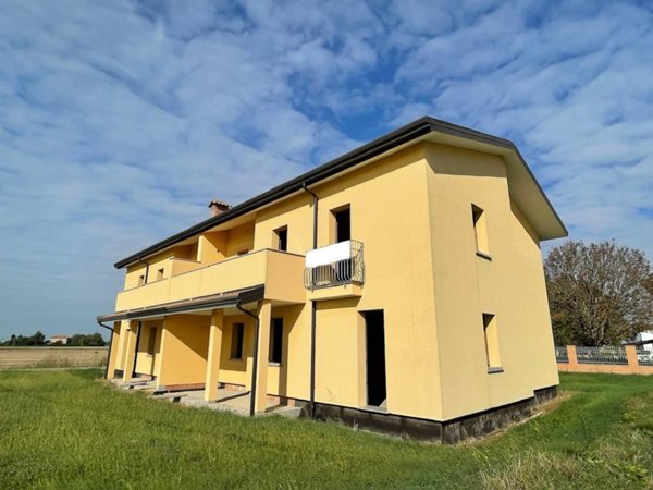 casa indipendente in vendita a Ferrara in zona San Martino