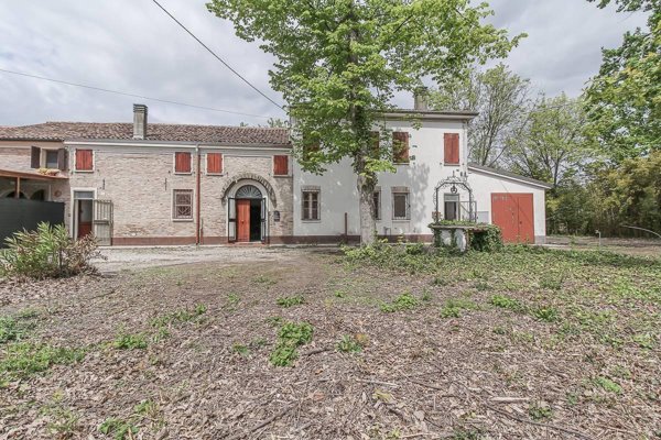 casa indipendente in vendita a Ferrara in zona Denore