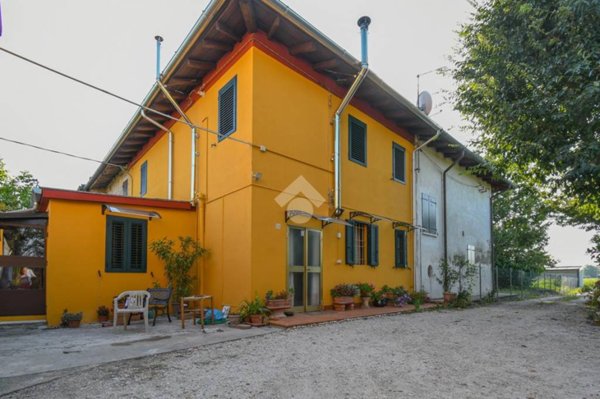 casa indipendente in vendita a Ferrara in zona Montalbano