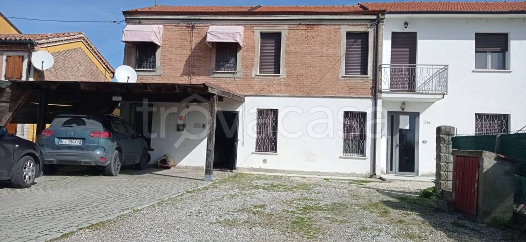 casa indipendente in vendita a Ferrara in zona Montalbano