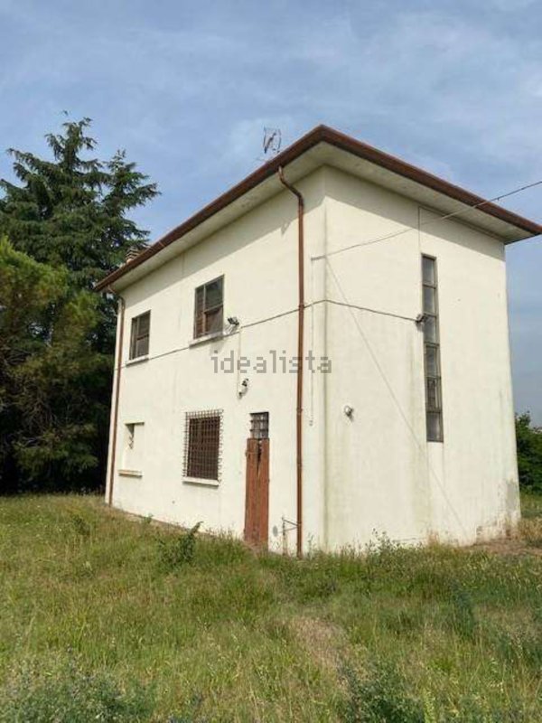 casa indipendente in vendita a Ferrara in zona Baura