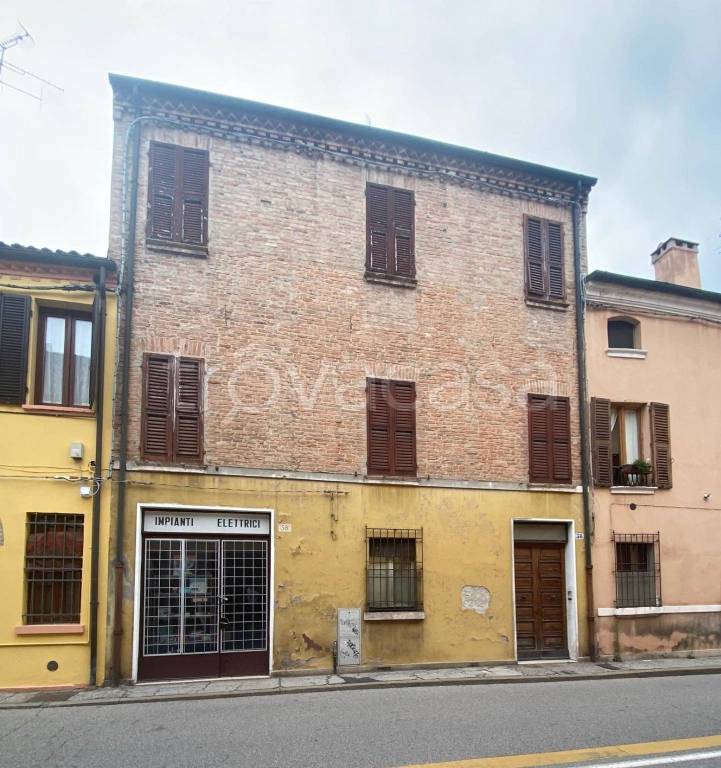 casa indipendente in vendita a Ferrara