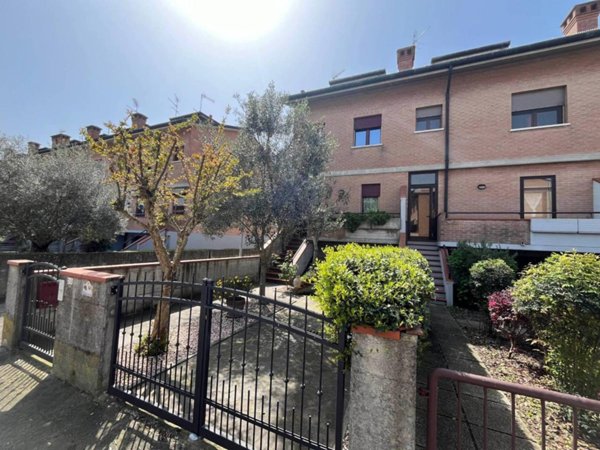 casa indipendente in vendita a Ferrara in zona Pontelagoscuro