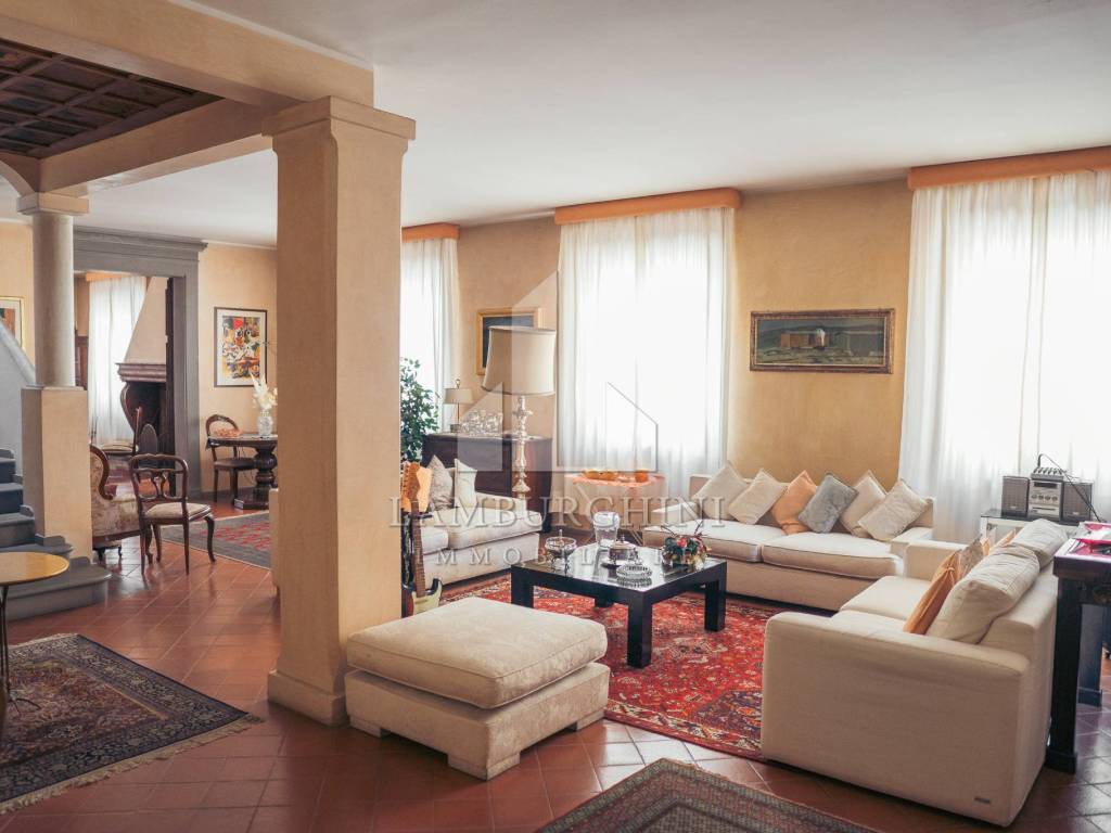 casa indipendente in vendita a Ferrara in zona Centro Storico