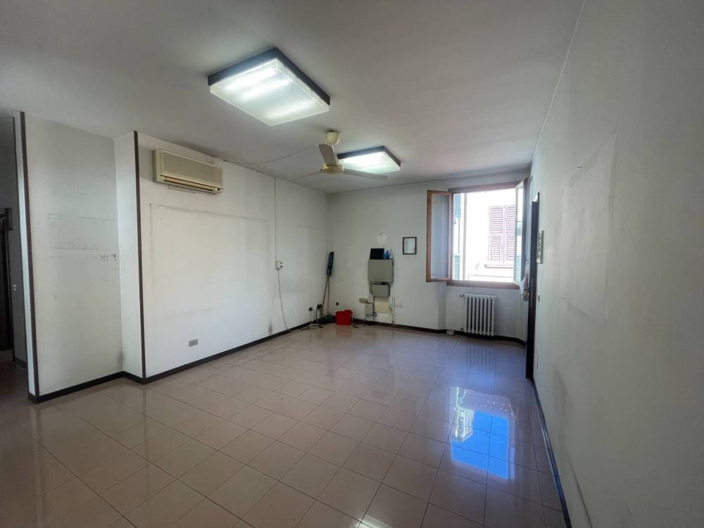 ufficio in vendita a Ferrara in zona Centro Storico
