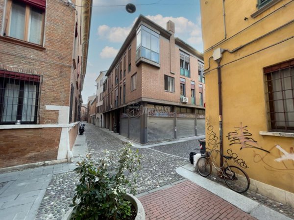 appartamento in vendita a Ferrara in zona Centro Storico