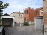 casa indipendente in vendita a Ferrara