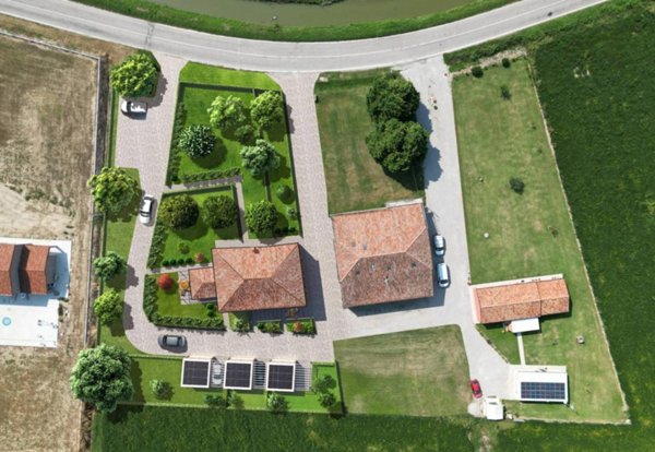 casa indipendente in vendita a Ferrara in zona Pontelagoscuro