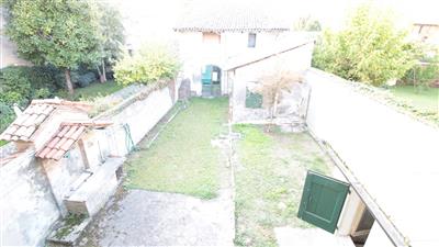 casa indipendente in vendita a Ferrara in zona Centro Storico